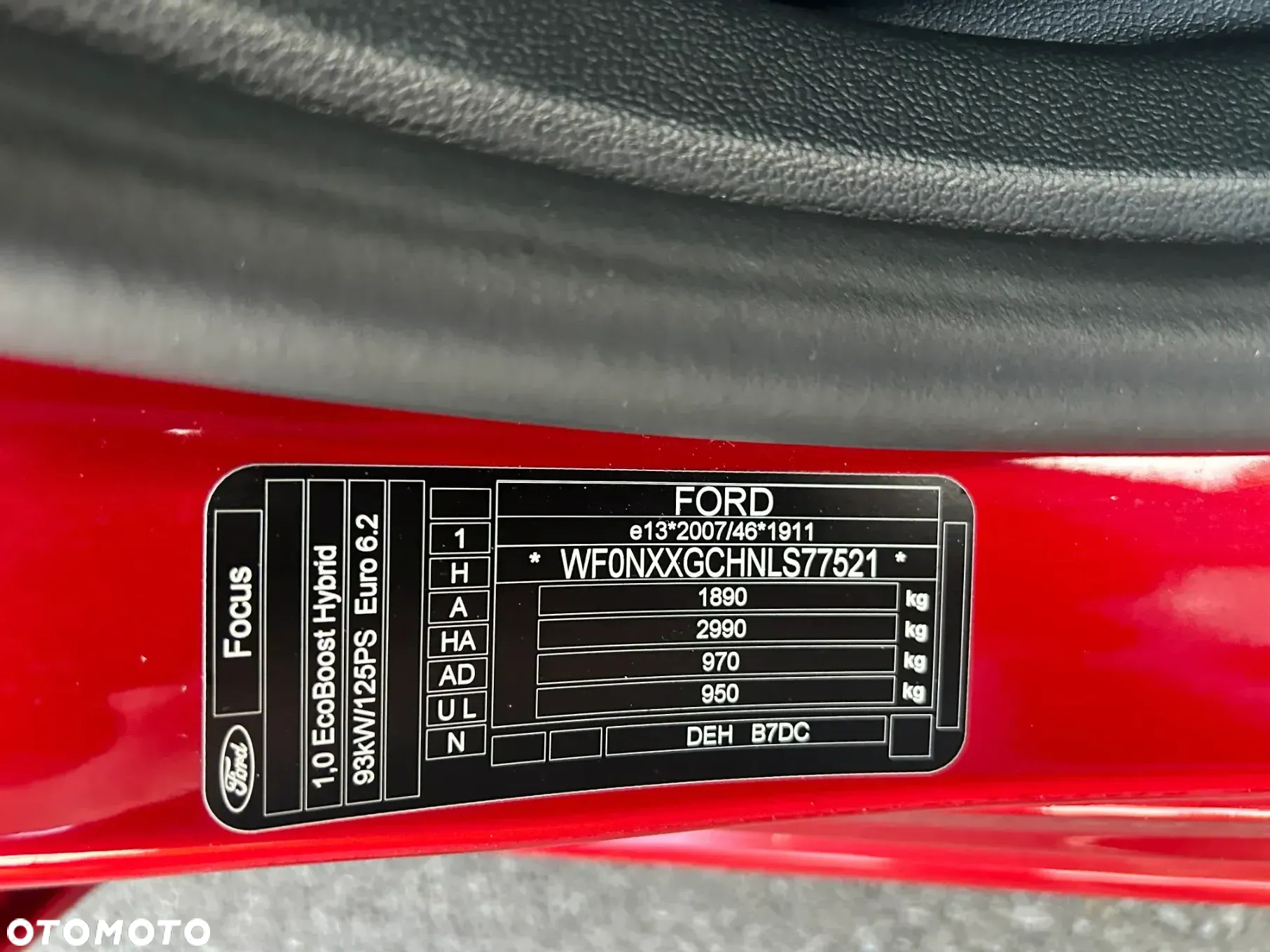 Ford Focus 1.0 EcoBoost Hybrid ST-LINE - 23