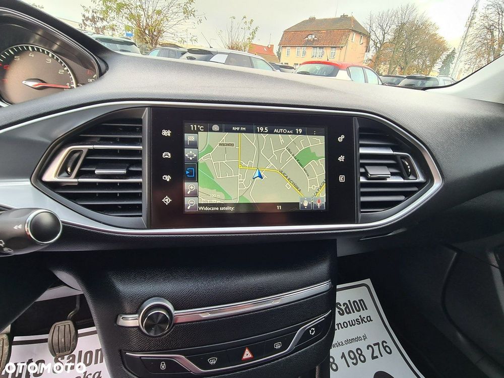 Peugeot 308 1.2 PureTech Allure S&S - 13