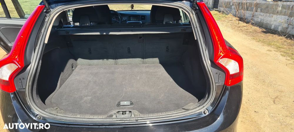 Volvo V60 D2 Basic - 2