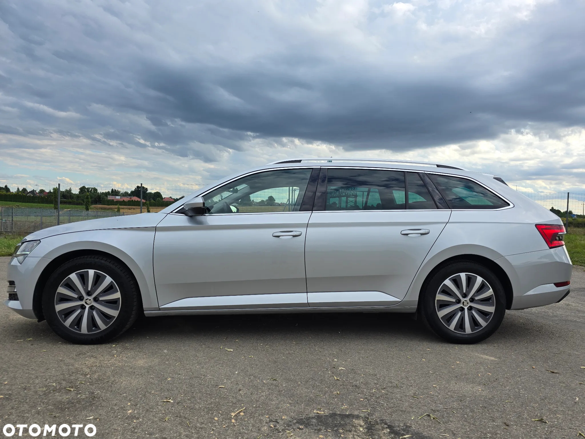Skoda Superb 2.0 TDI SCR Style DSG - 5