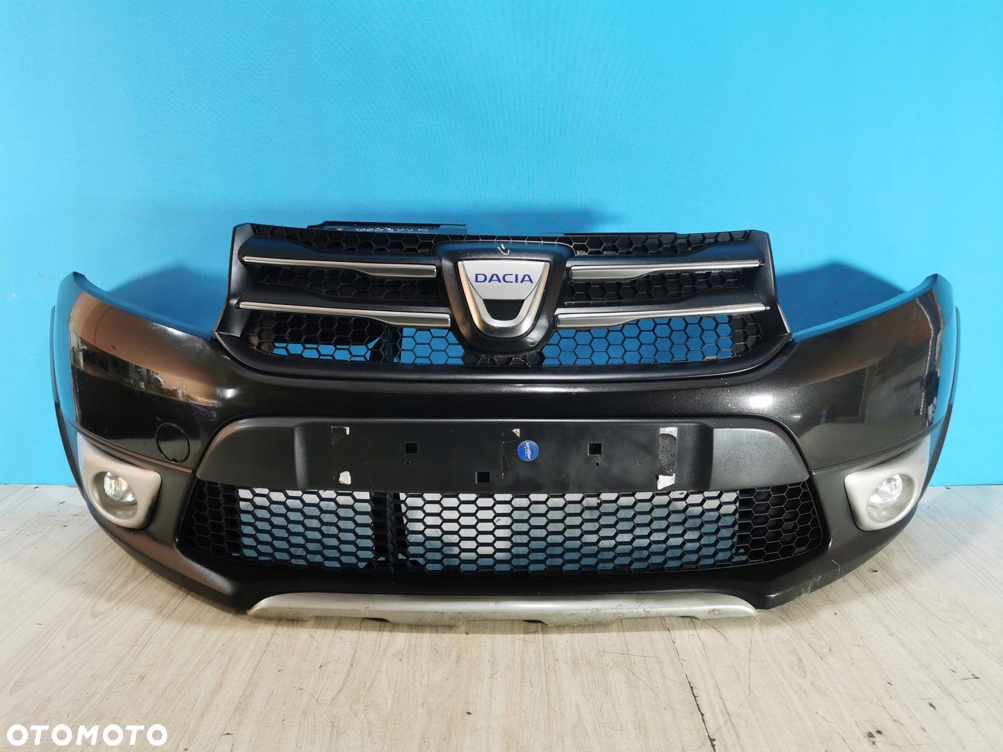 Dacia Sandero 2 II zderzak przód przedni 12/16 - 1