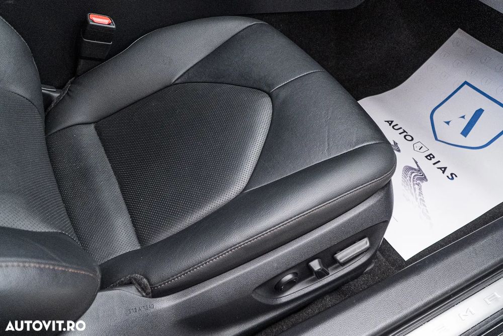 Toyota Camry 2.5 Hybrid Exclusive - 28