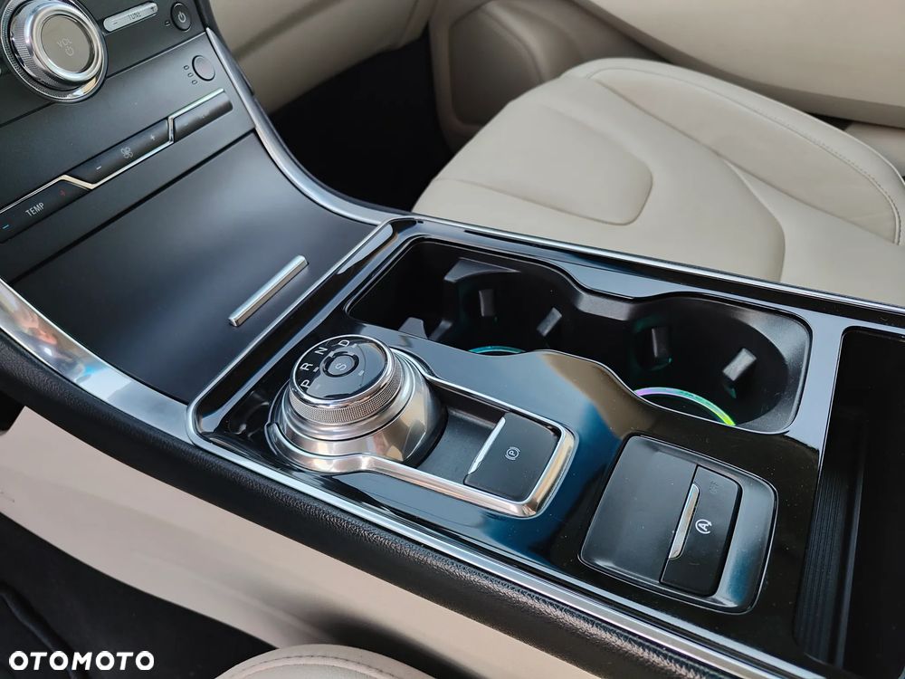 Ford Edge - 17