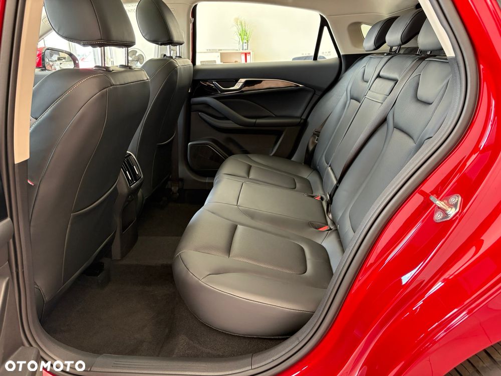 Bestune B70 2.0T Elegance - 16