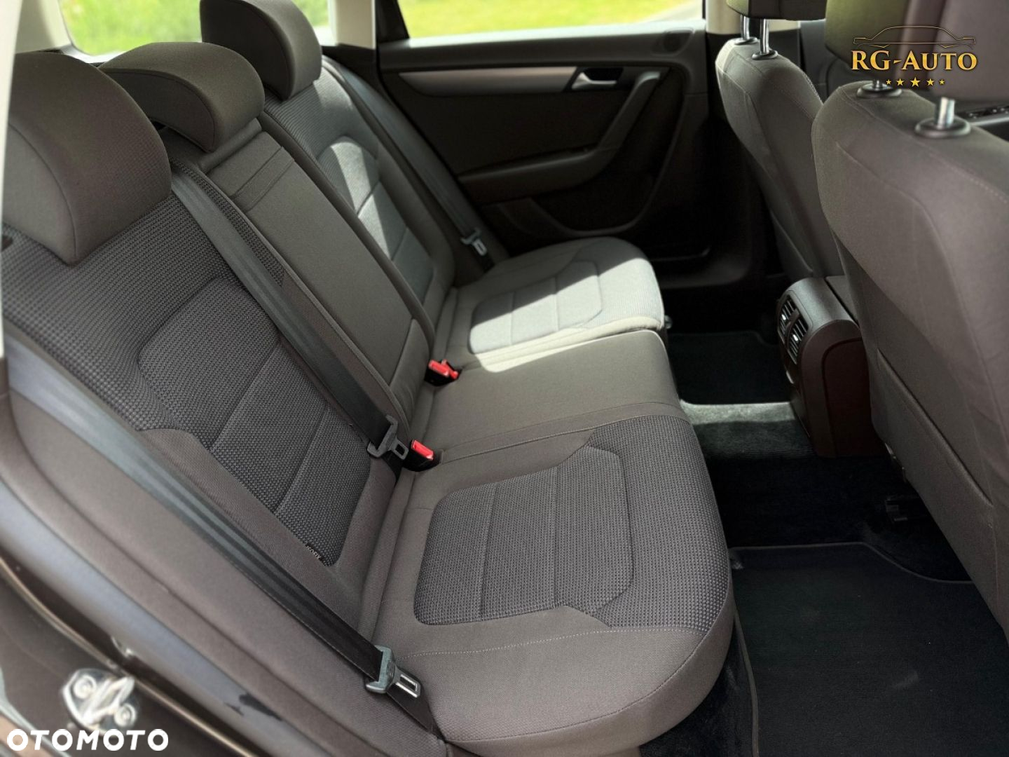 Volkswagen Passat - 30