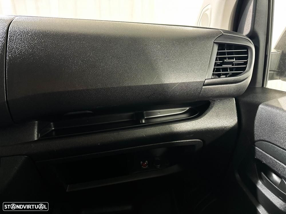 Toyota Proace Eletric 75kWh 136cv Business Line - 30