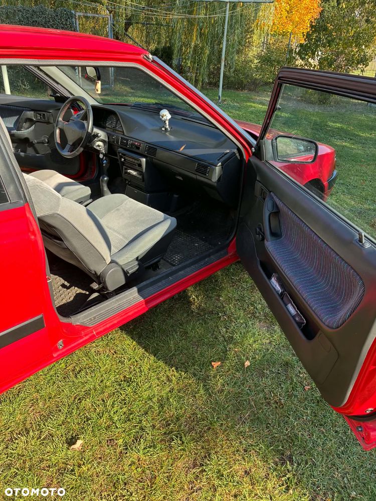 Mazda 323 - 17