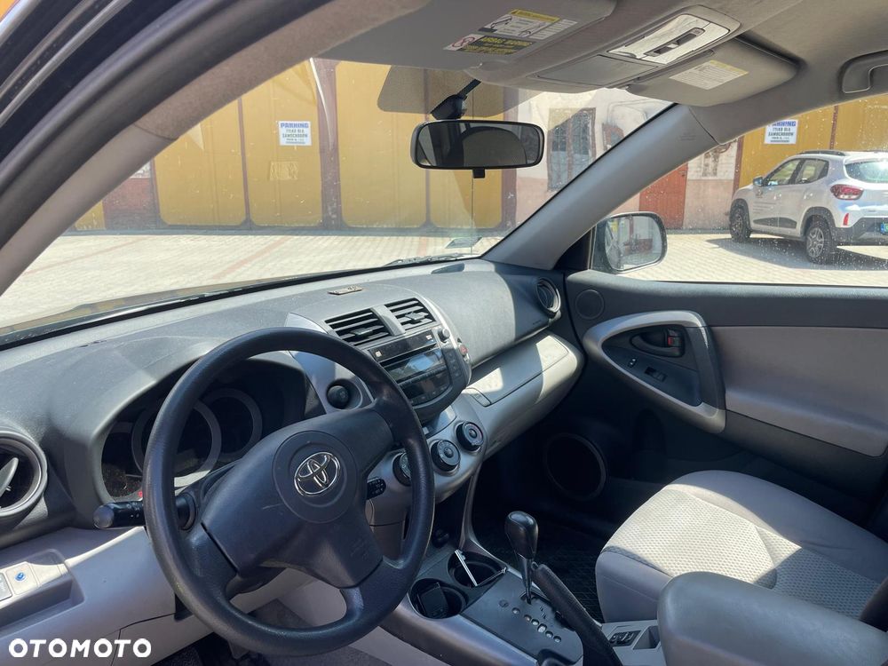 Toyota RAV4 - 10