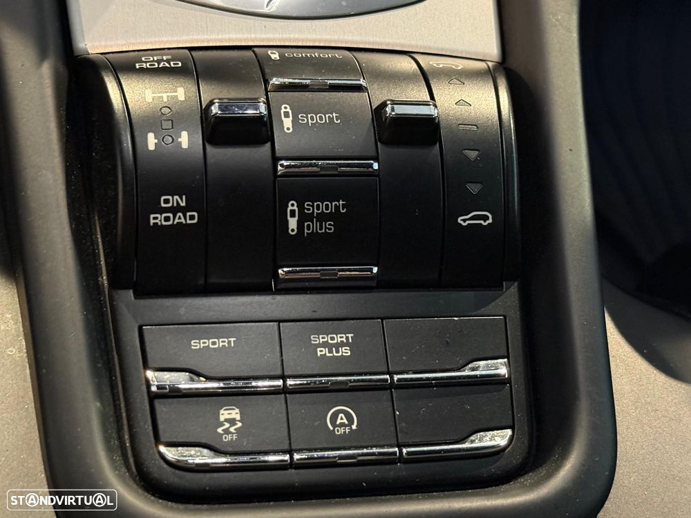 Porsche Cayenne Platinum Edition - 19