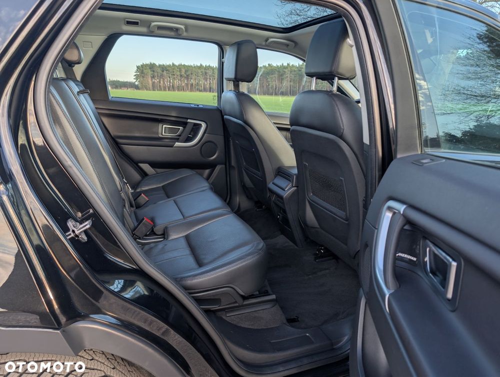 Land Rover Discovery Sport D150 R-Dynamic SE - 23