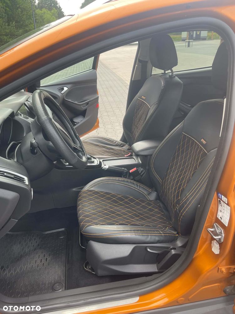 Ford Focus 1.0 EcoBoost Titanium - 10