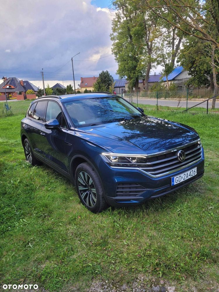 Volkswagen Touareg - 1