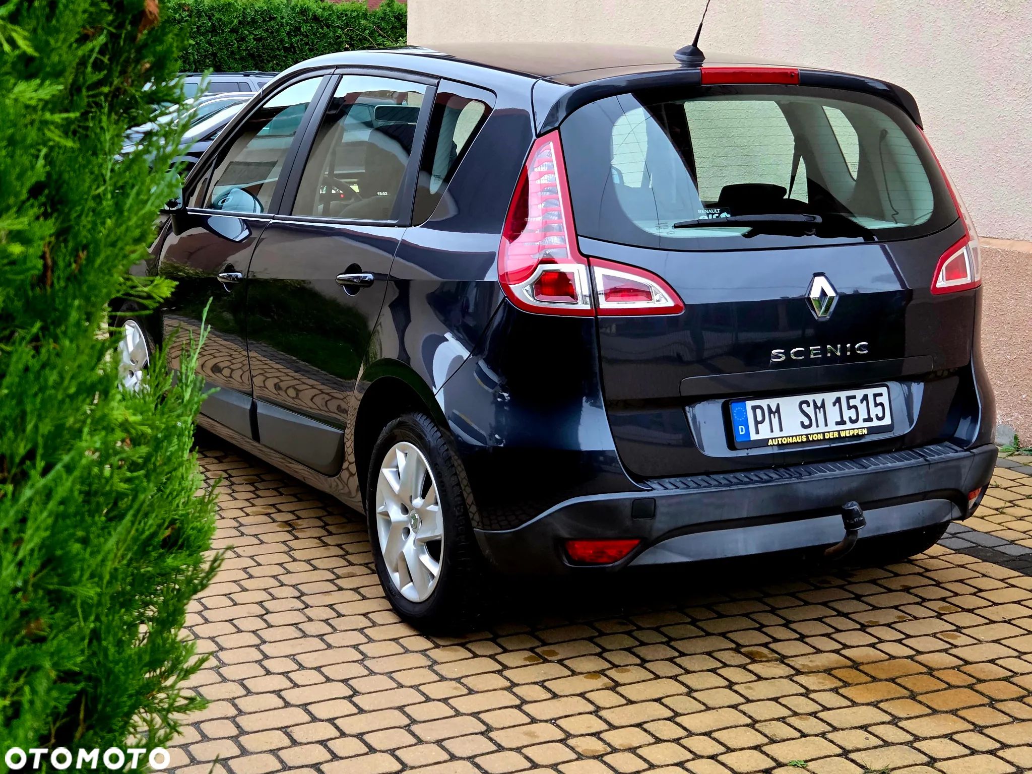 Renault Scenic 1.6 16V 110 TomTom Edition - 1