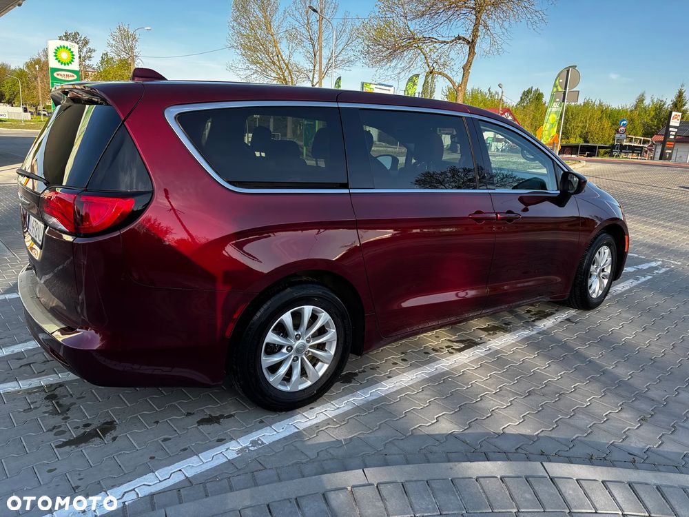 Chrysler Pacifica - 15