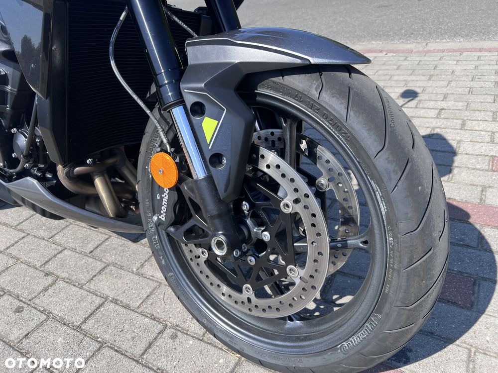 Triumph Street Triple - 9