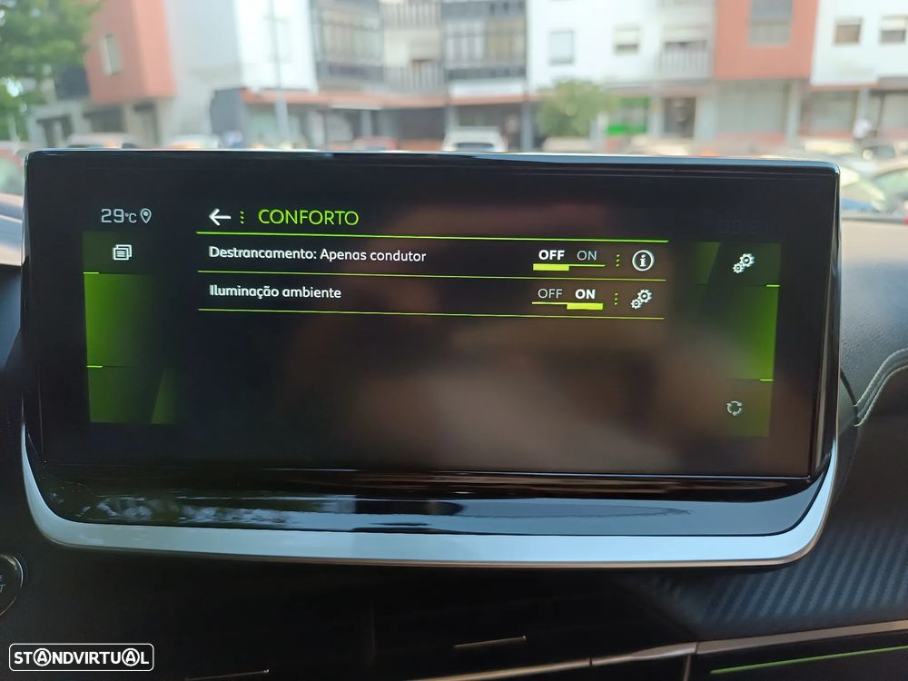 Peugeot 2008 PureTech 130 EAT8 GT - 47
