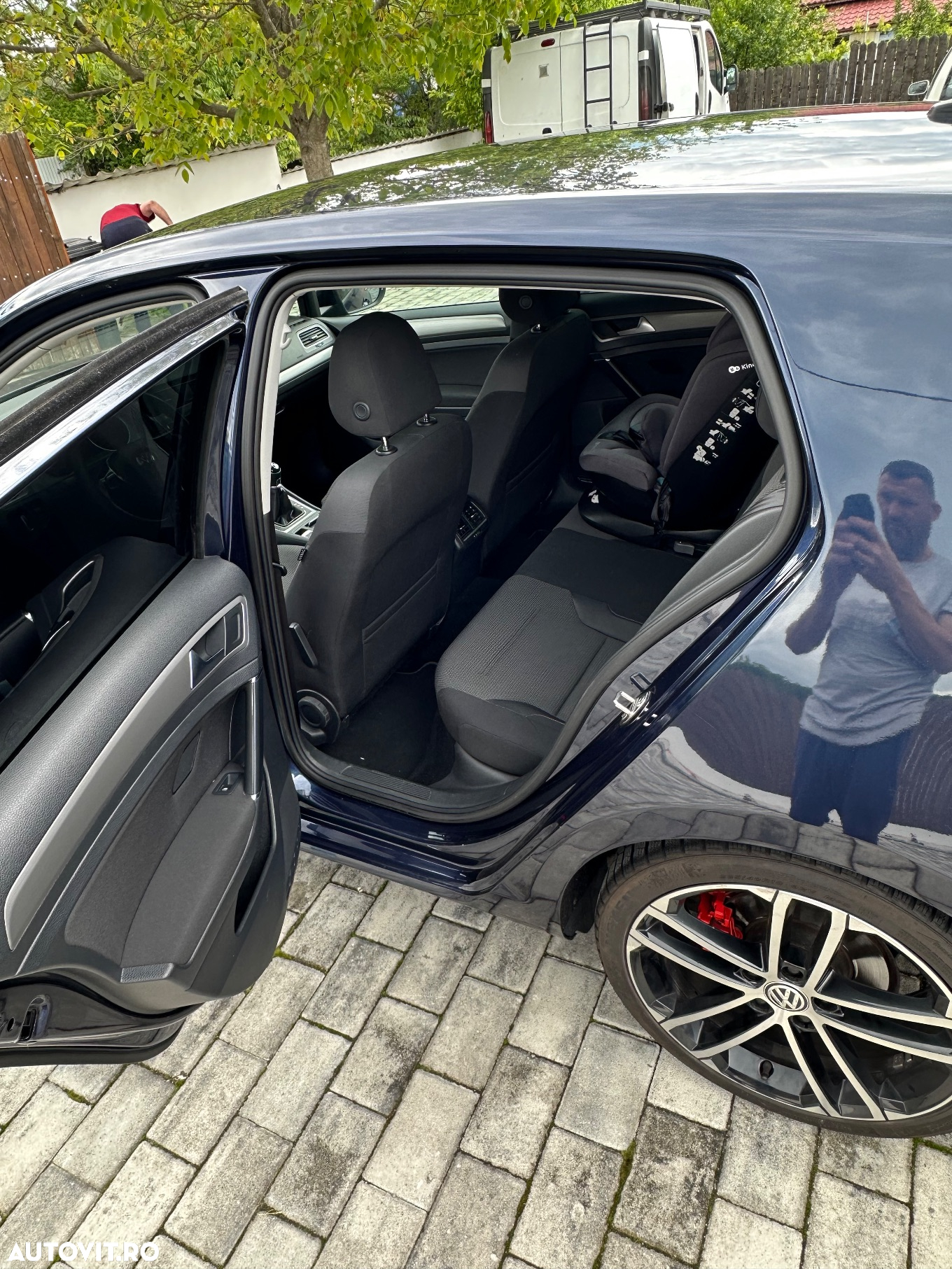 Volkswagen Golf - 6