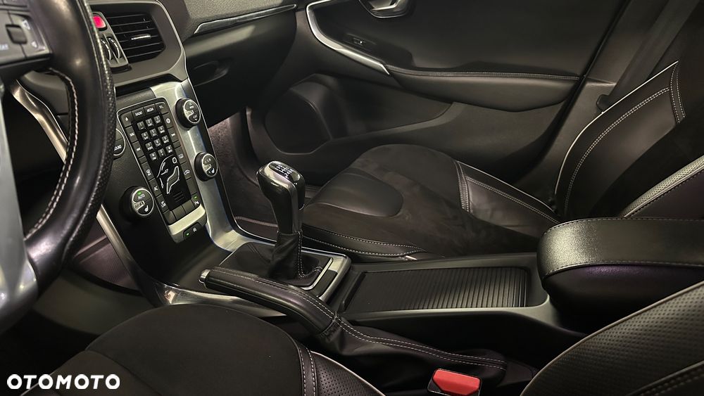 Volvo V40 D4 Drive-E R-Design Summum - 21