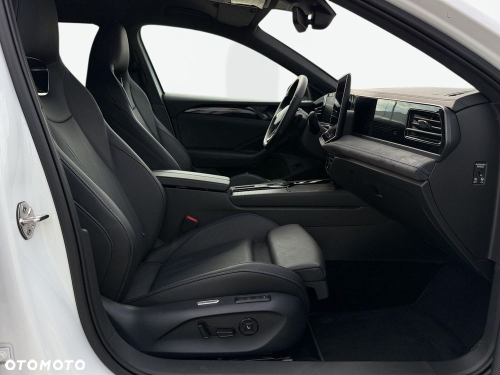 Volkswagen Passat Variant 2.0 TDI SCR 4Mot R-Line DSG - 18