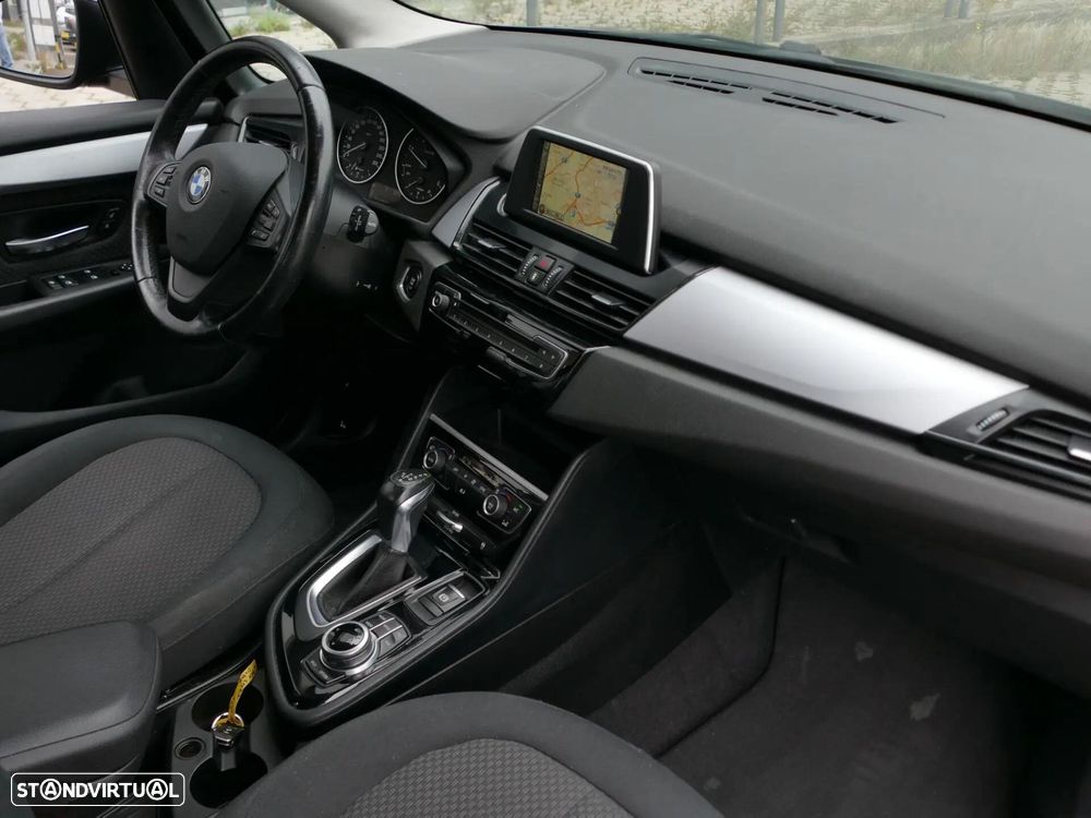 BMW 216 Active Tourer d Advantage Auto - 29