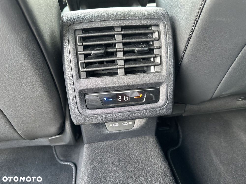 Volkswagen Golf Variant - 24