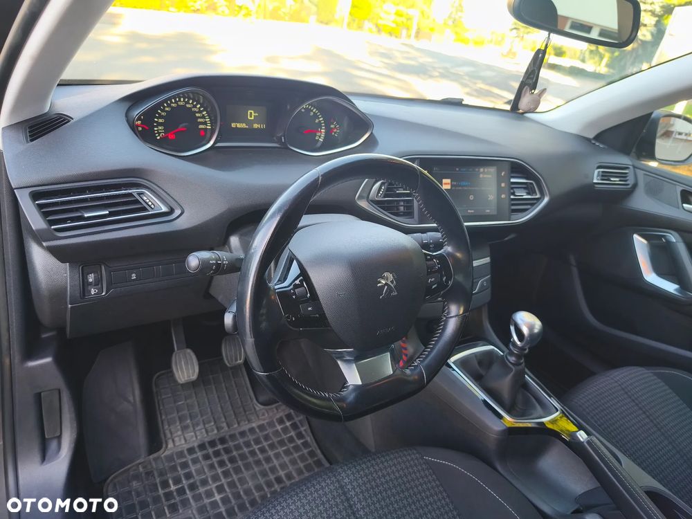 Peugeot 308 1.2 PureTech Allure S&S - 11