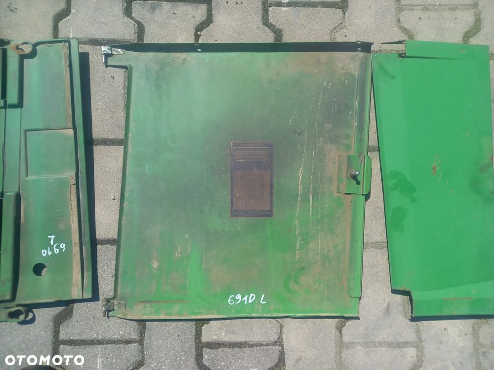 Panel boczny maski lewy AL79775 John Deere 6910 - 2