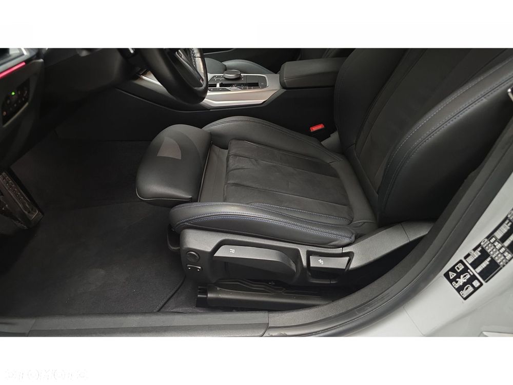 BMW Seria 3 320d xDrive M Sport sport - 19