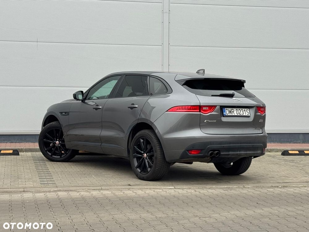 Jaguar F-Pace - 7
