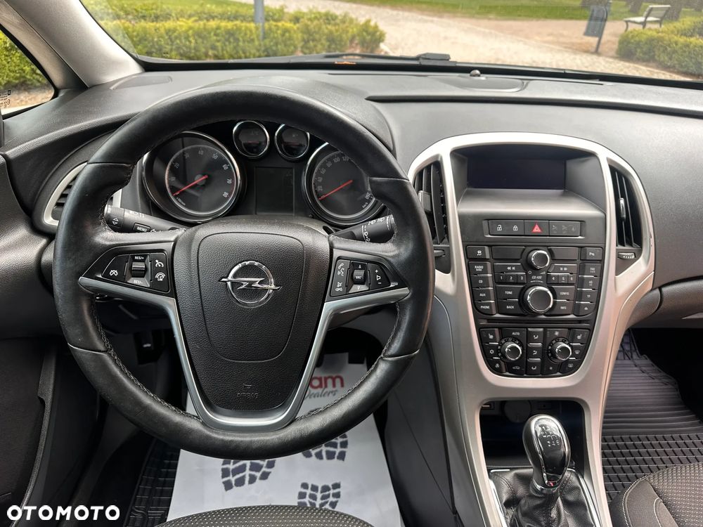 Opel Astra 1.4 Turbo Style - 29