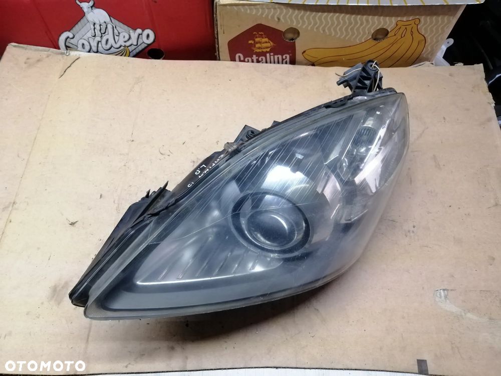 Opel Zafira B komplet lamp przednich Xenon 13252471RH 13252470LH EU - 3