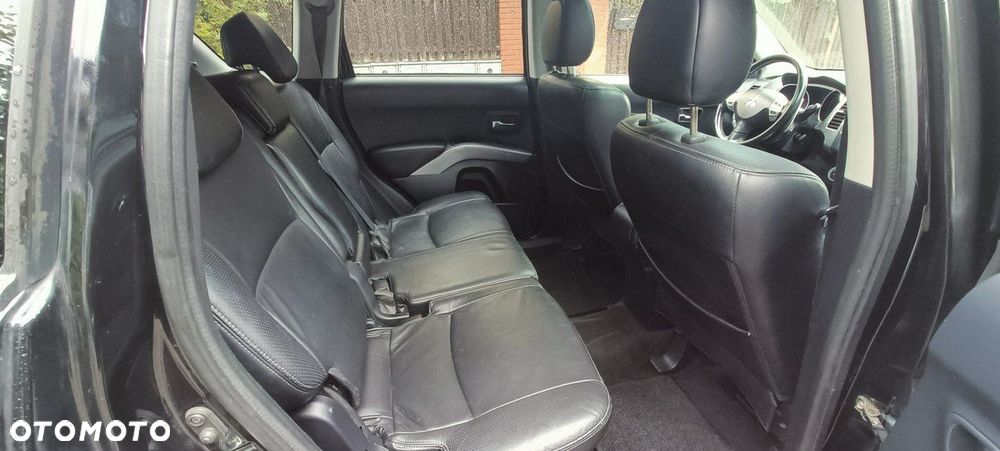Mitsubishi Outlander 2.4 4WD CVT Instyle - 28