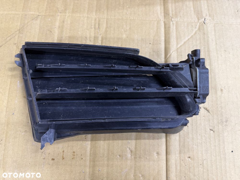 Żaluzja prawa Tesla Model S P85D Nr. 1007269-00-E. - 2