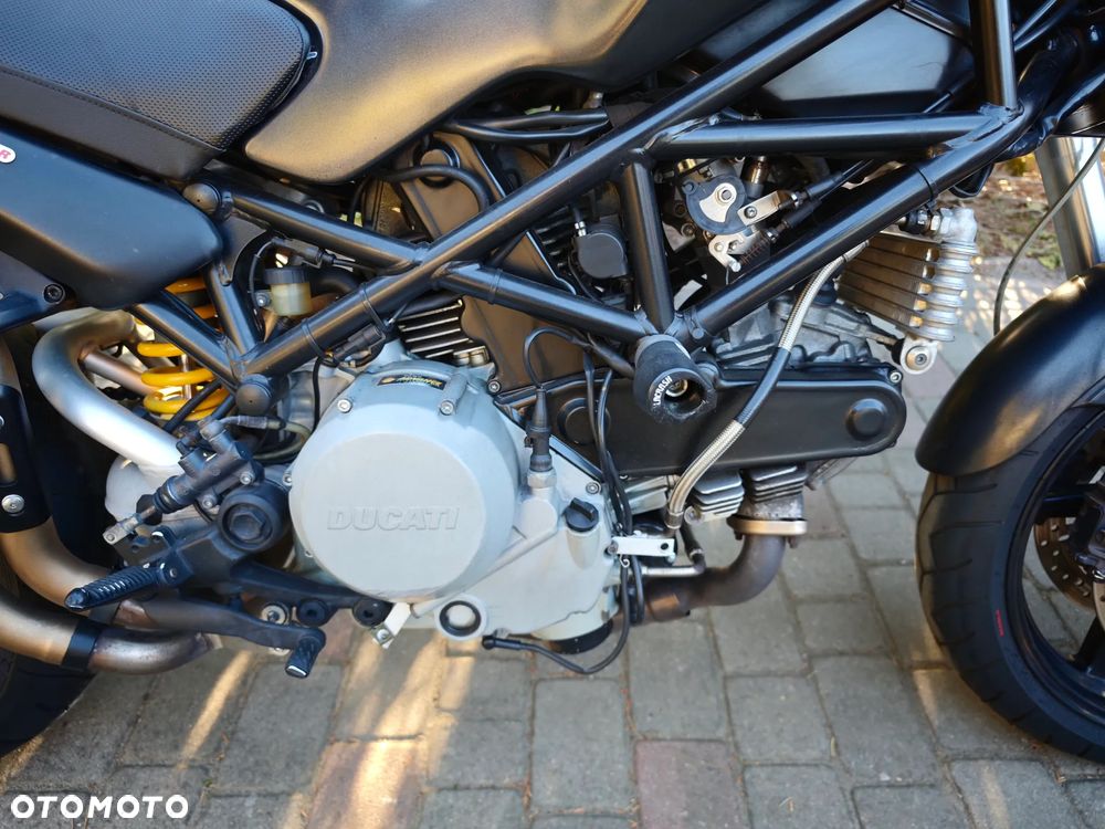 Ducati Monster - 4