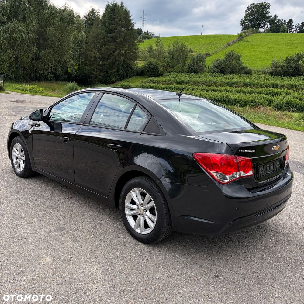 Chevrolet Cruze 1.6 LT+ - 9
