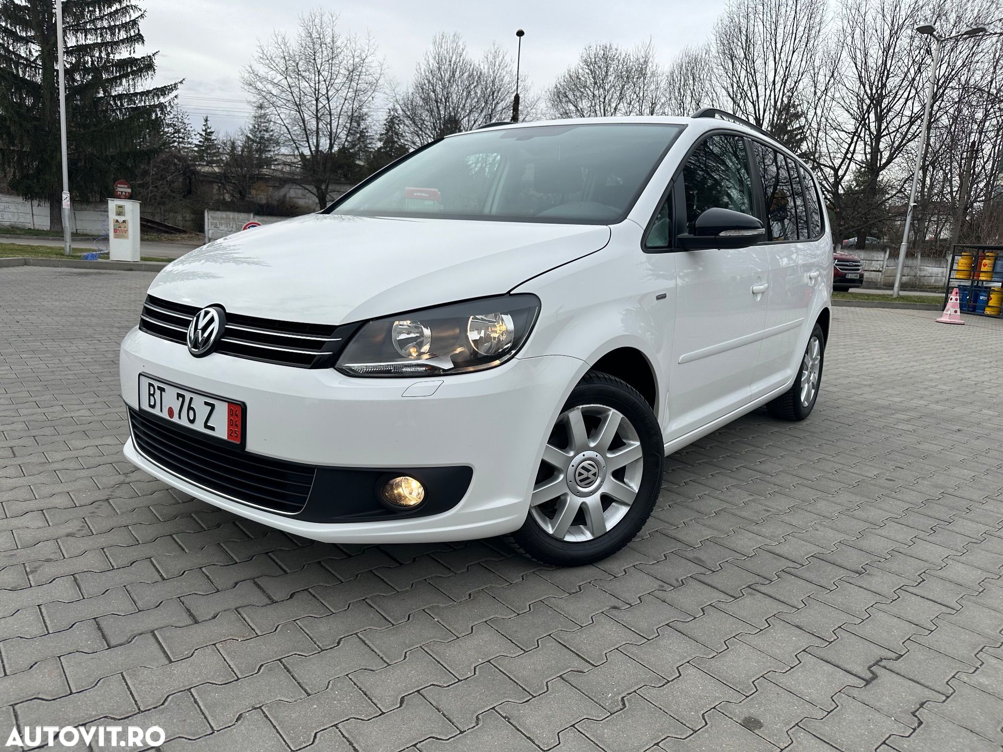 Volkswagen Touran 1.6 TDI DPF BlueMotion Technology MATCH - 1