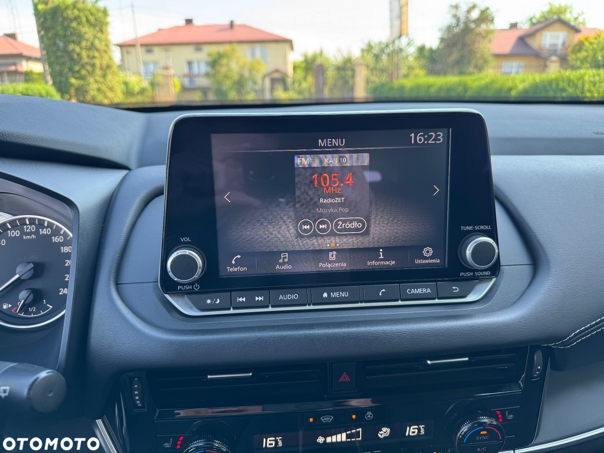 Nissan Qashqai - 25