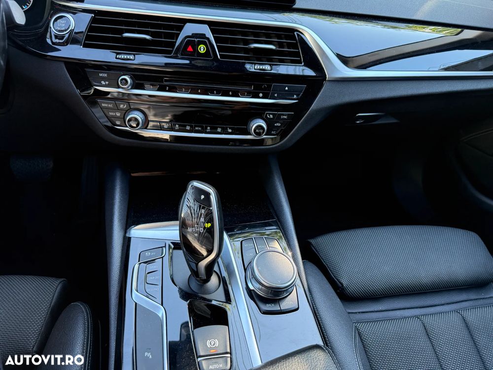 BMW Seria 5 520d AT - 10