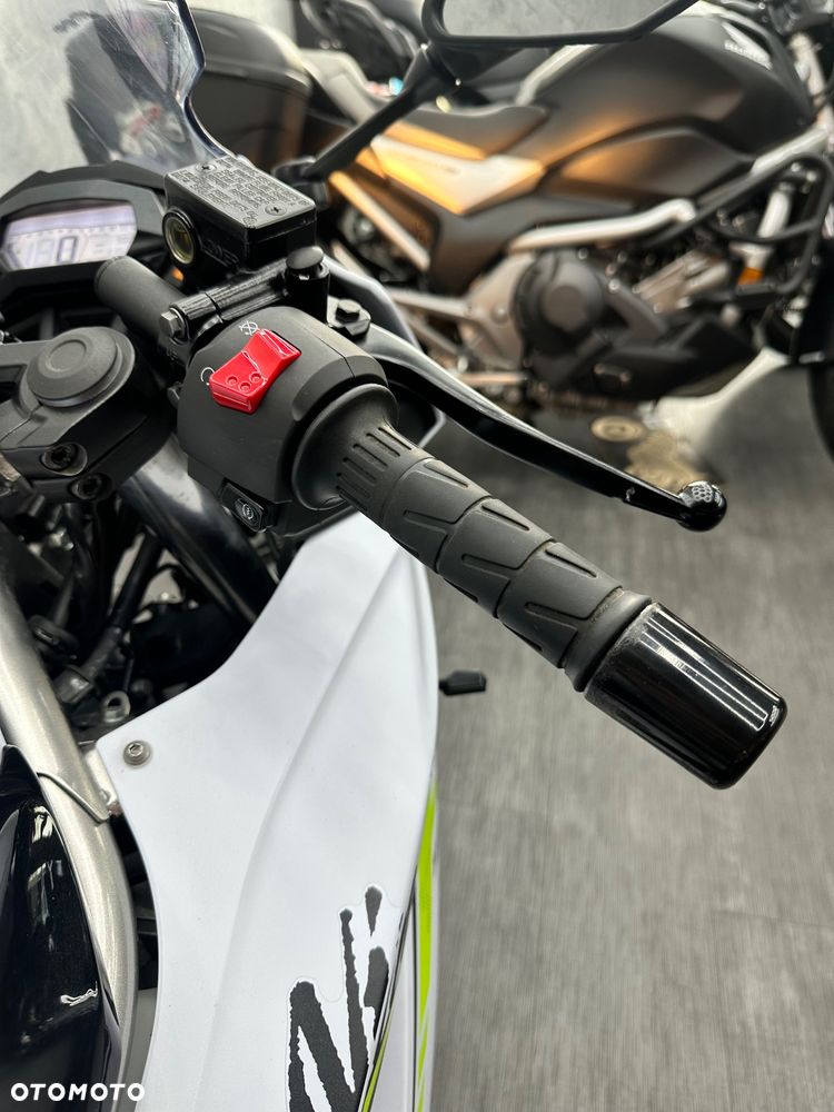 Kawasaki Ninja - 28
