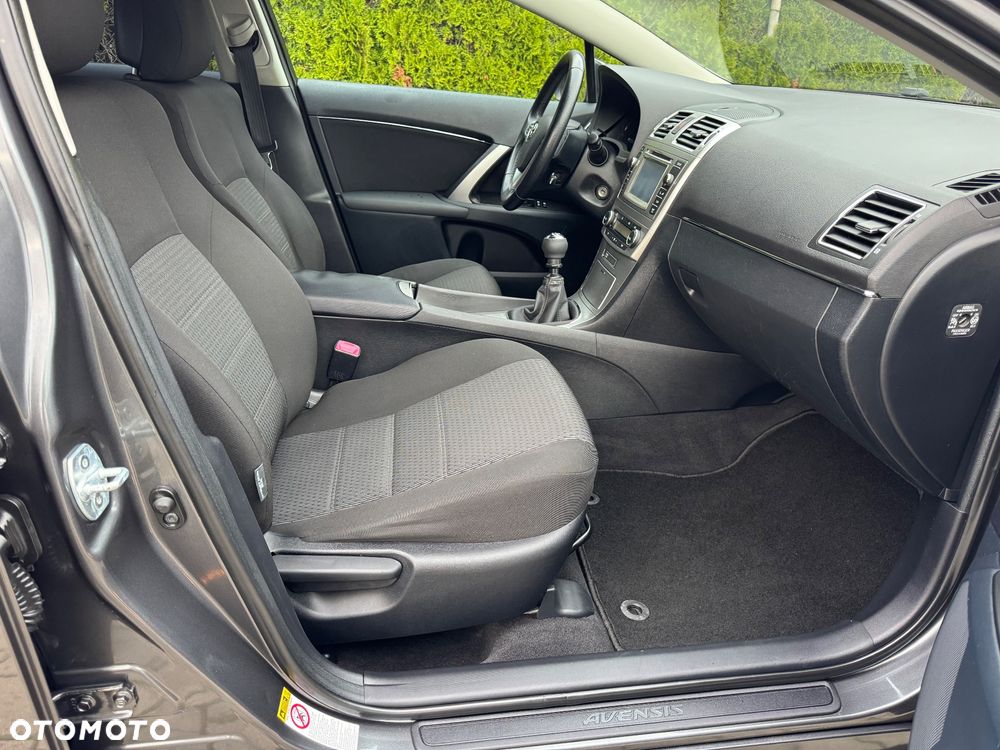 Toyota Avensis 2.0 D-4D Executive - 25