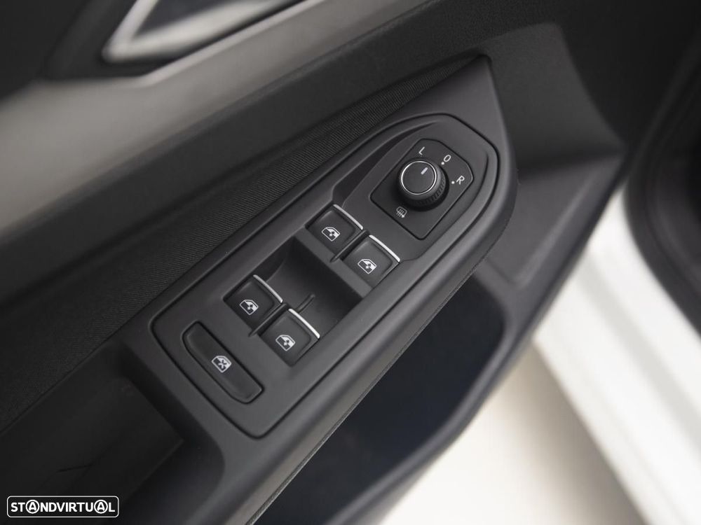 VW Golf 1.5 TGI Confortline DSG - 14