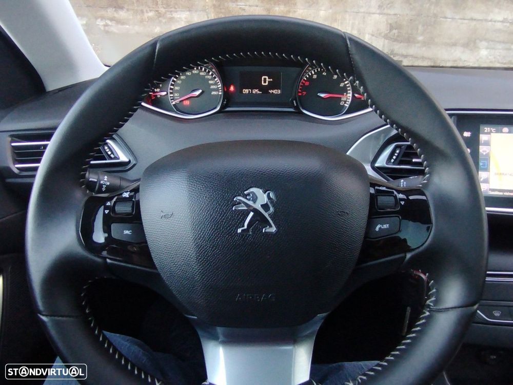 Peugeot 308 SW 1.2 PureTech Allure J17 - 25