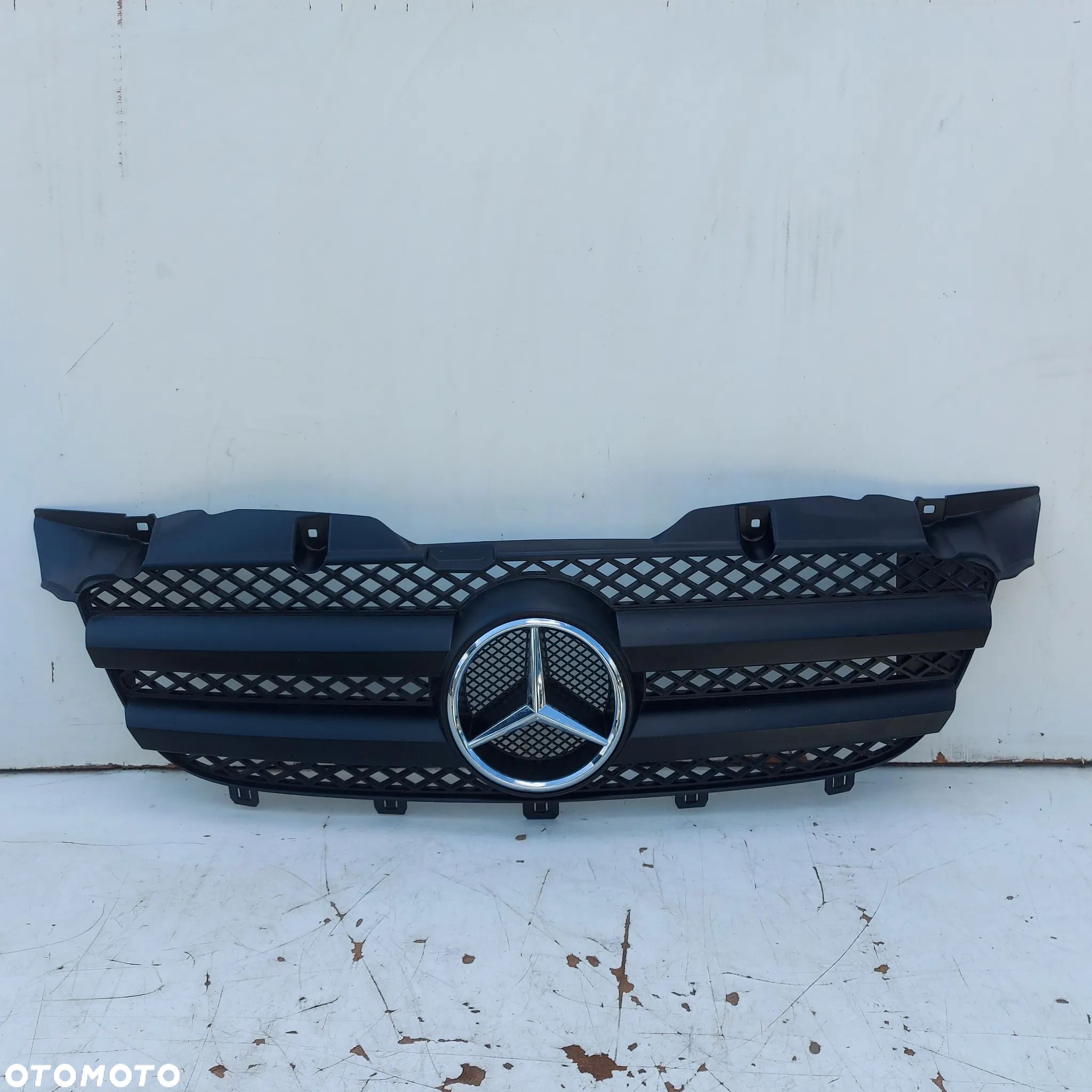 GRILL ATRAPA CHLODNICY EMBLEMAT CHROM MERCEDES SPRINTER W906 906 ORYGINAL DEMONTAZ 9068800385 - 1