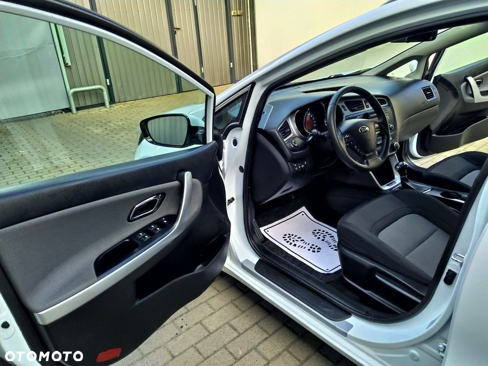 Kia Ceed 1.6 GDI DCT Platinum Edition - 13