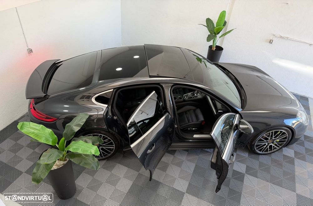 Porsche Panamera 4 E-Hybrid Executive - 3