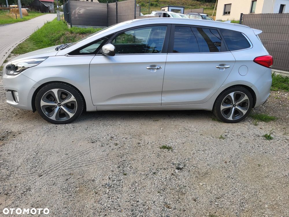 Kia Carens 1.7 CRDi 141 Dream Team Edition - 3