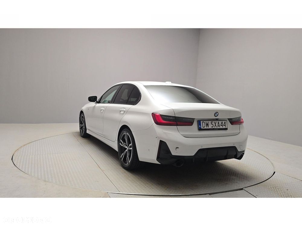BMW Seria 3 320d xDrive M Sport - 4