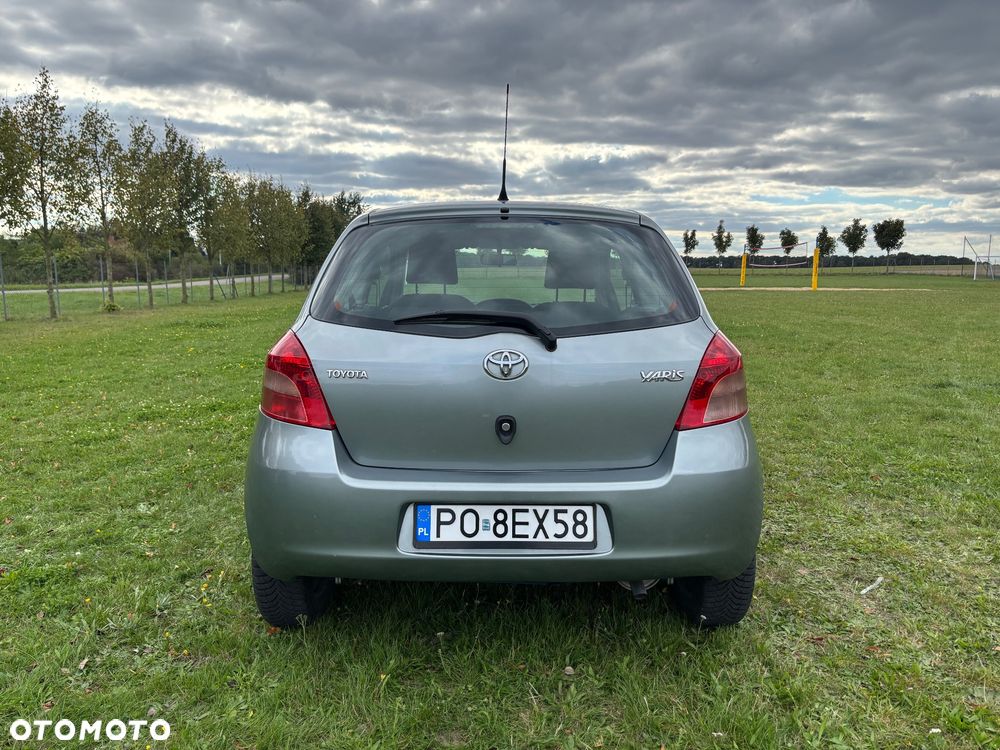 Toyota Yaris - 17
