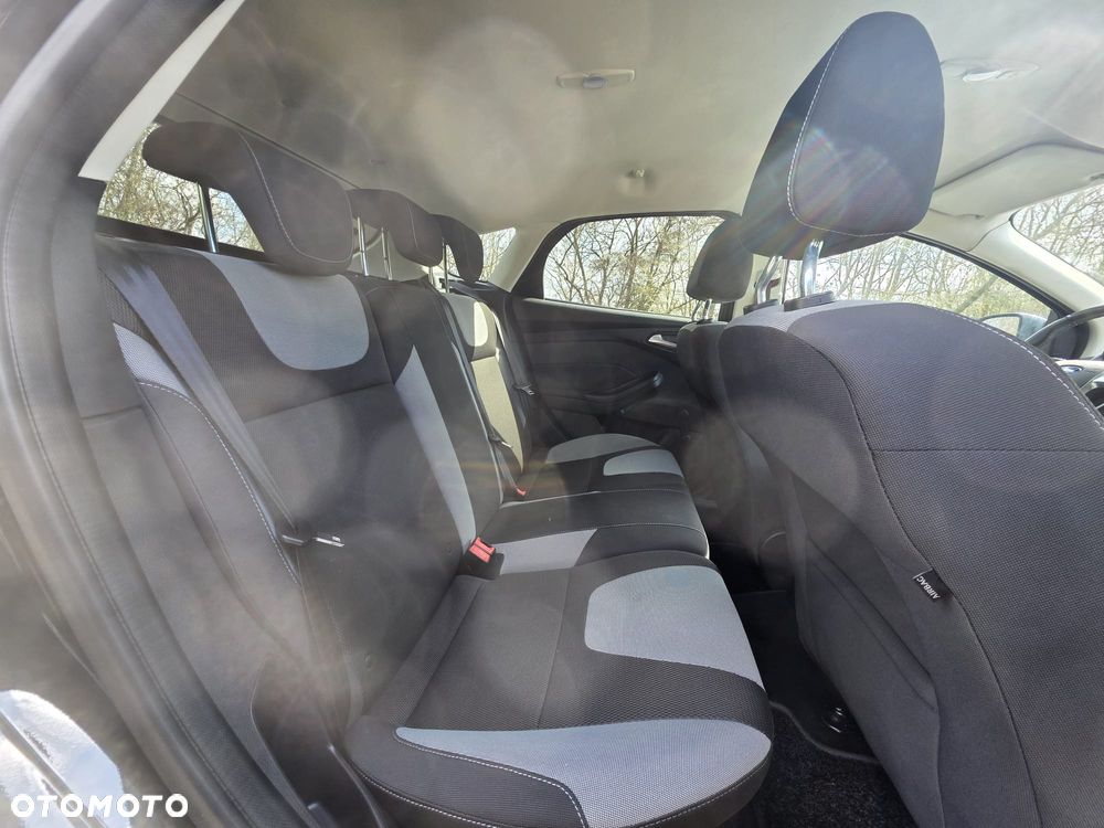 Ford Focus - 32