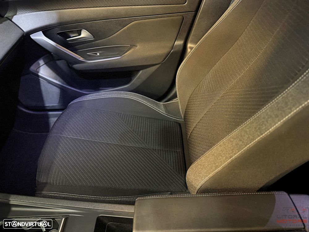 Peugeot 308 SW 1.6 Hybrid Allure e-EAT8 - 21